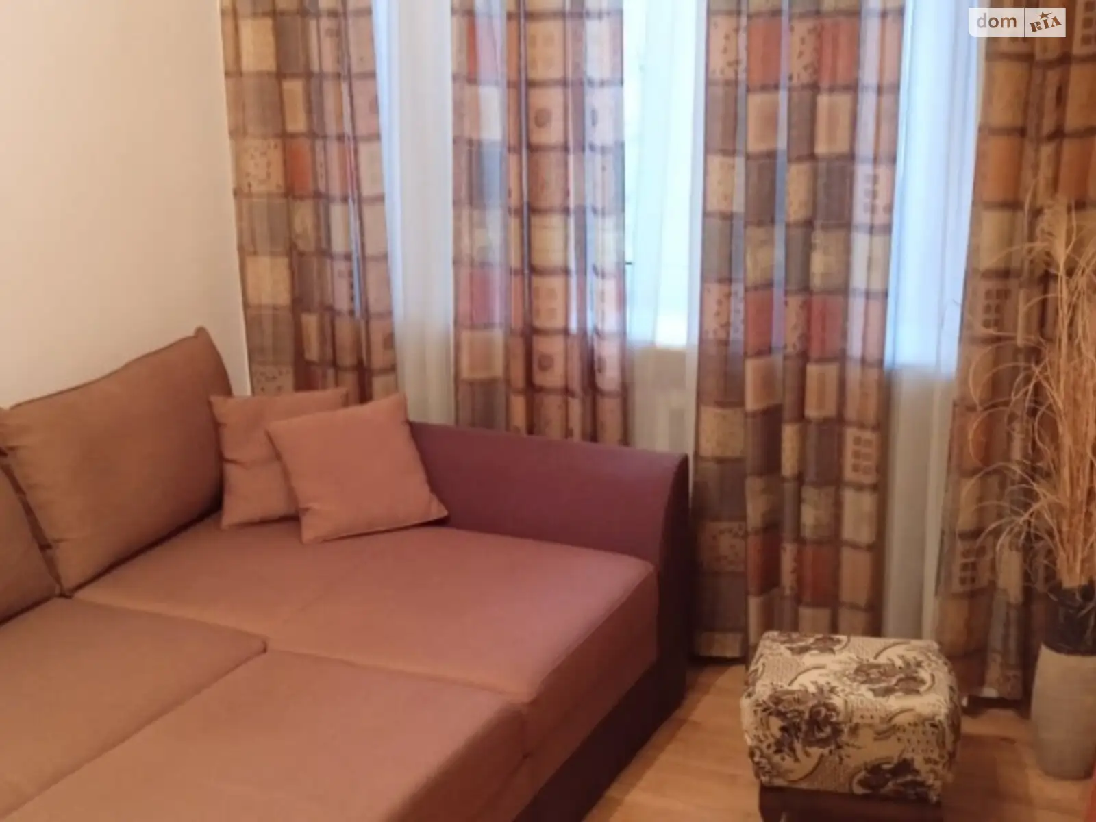 Здається в оренду кімната 60 кв. м у Чернівцях, цена: 6000 грн - фото 1