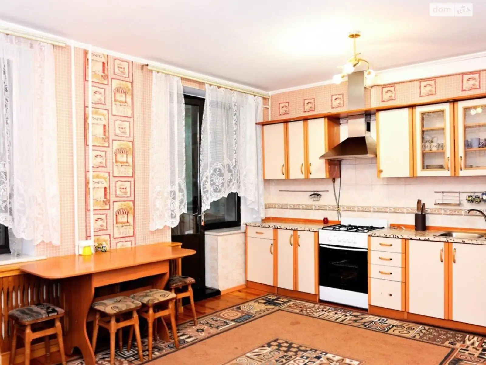 Продається 2-кімнатна квартира 54 кв. м у Одесі, вул. Старопортофранківська, 101