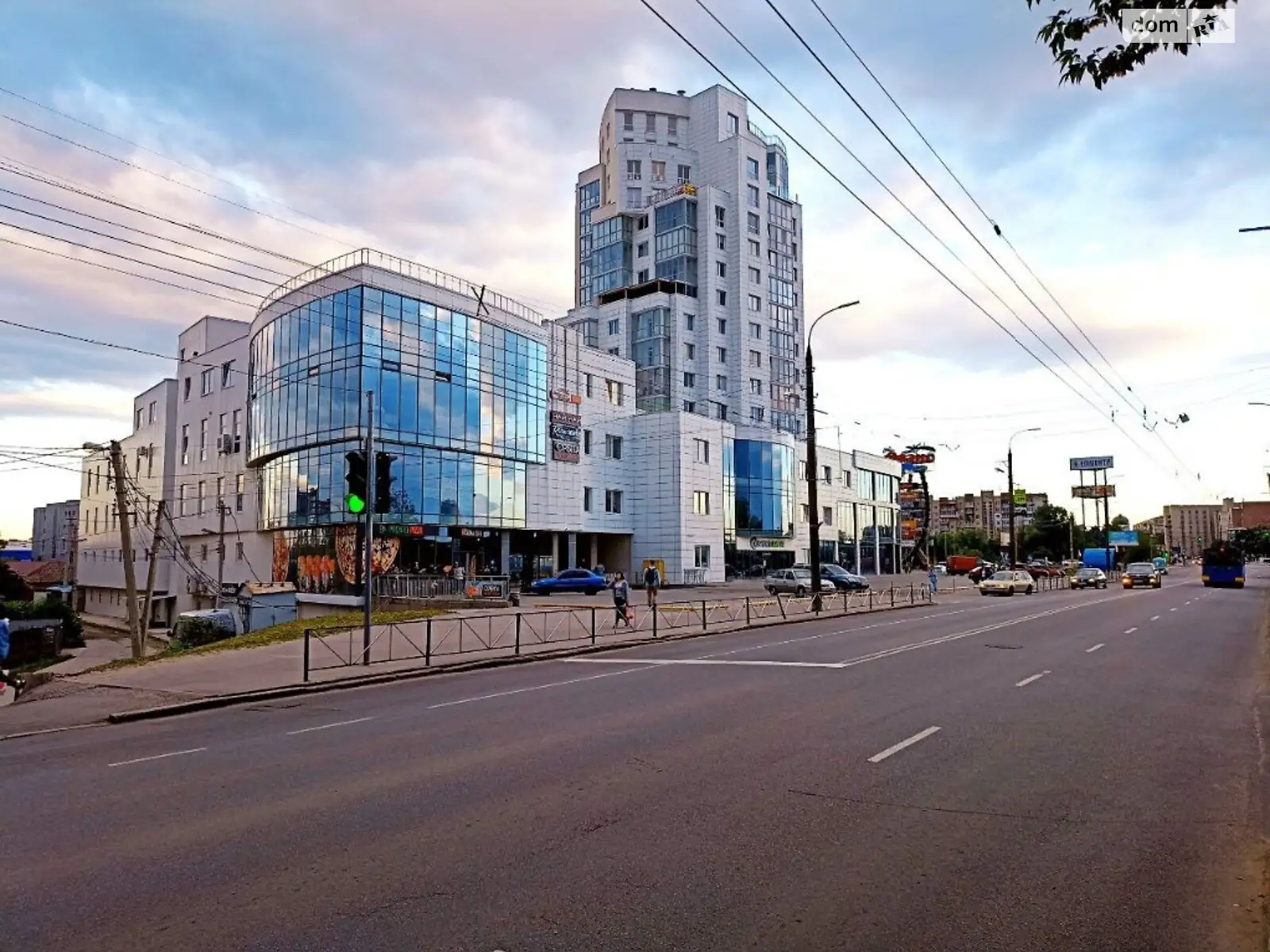 Продається 3-кімнатна квартира 101.5 кв. м у Хмельницькому, вул. Степана Бандери - фото 1