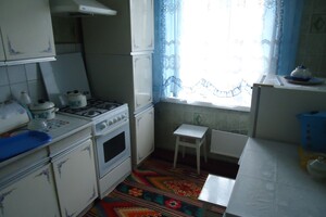 Сдается в аренду 1-комнатная квартира 34 кв. м в Киеве, Новомостицкая улица
