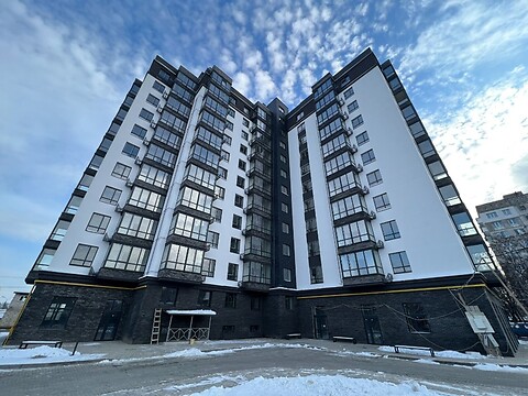 Продается 2-комнатная квартира 62 кв. м в Житомире, ул. Домбровского