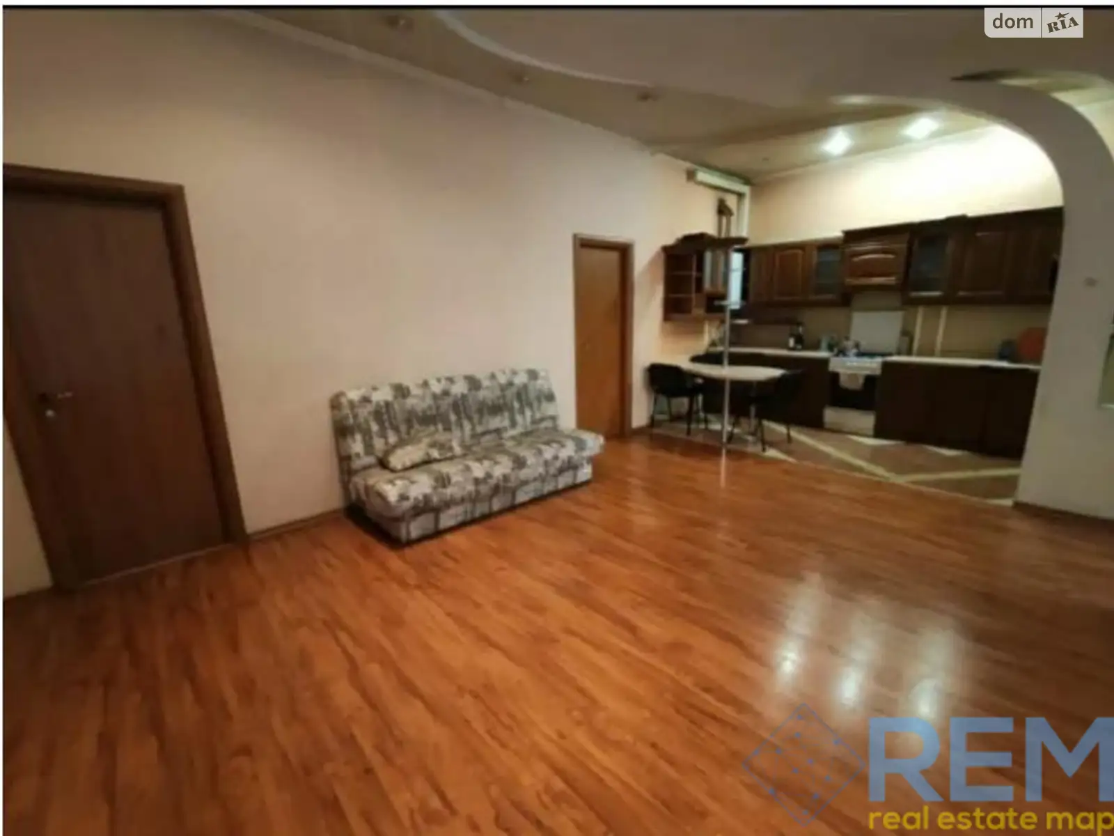 Продается 3-комнатная квартира 78 кв. м в Одессе, ул. Пушкинская