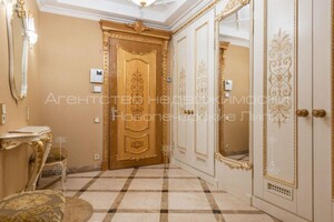 Продается 4-комнатная квартира 205 кв. м в Киеве, ул. Институтская