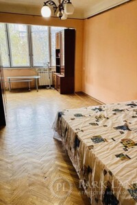 Продается 3-комнатная квартира 72 кв. м в Киеве, просп. Победы