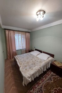Сдается в аренду 3-комнатная квартира 60 кв. м в Львове, ул. Патона
