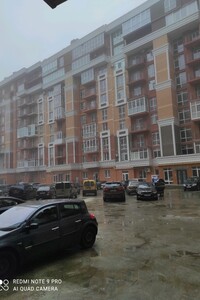 Продается 3-комнатная квартира 84 кв. м в Черновцах, ПрНез