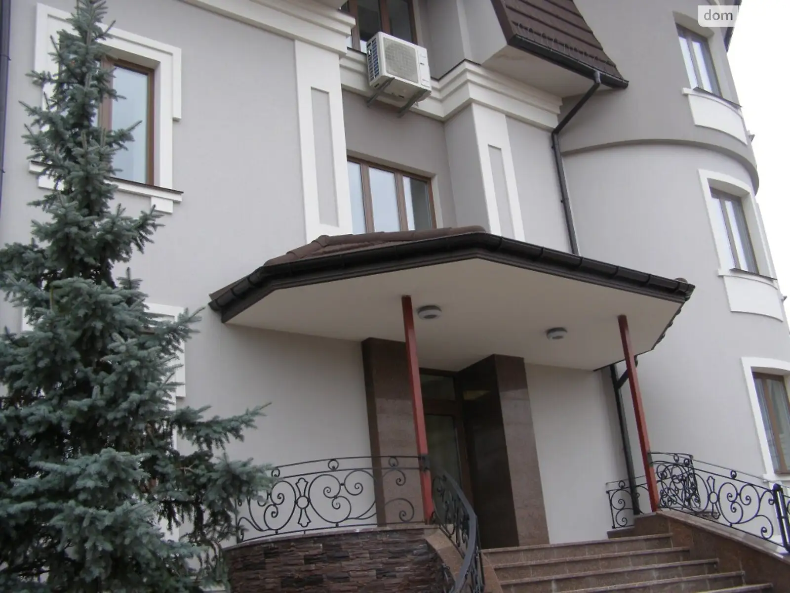 Продается 3-комнатная квартира 112 кв. м в Киеве, ул. Завальная