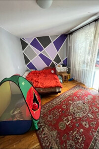 Продается 2-комнатная квартира 60 кв. м в Черновцах, ул. Русская