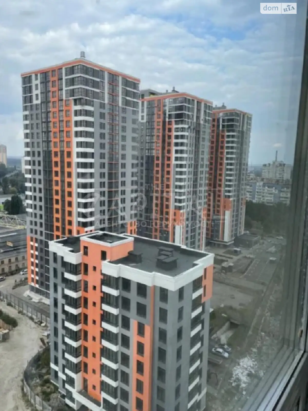 Продается 2-комнатная квартира 67 кв. м в Киеве, ул. Бережанская, 15 - фото 1