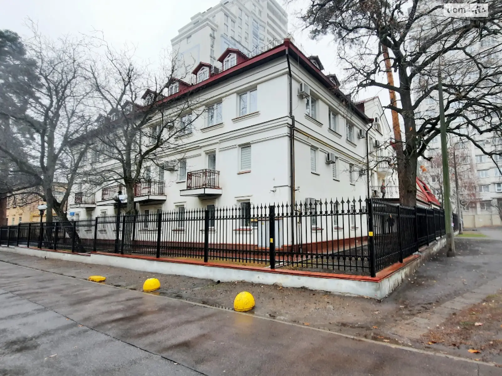 Продается офис 1780 кв. м в бизнес-центре, цена: 1750000 $ - фото 1