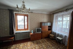 Продается 1-комнатная квартира 32 кв. м в Полтаве, ул. Комарницкий