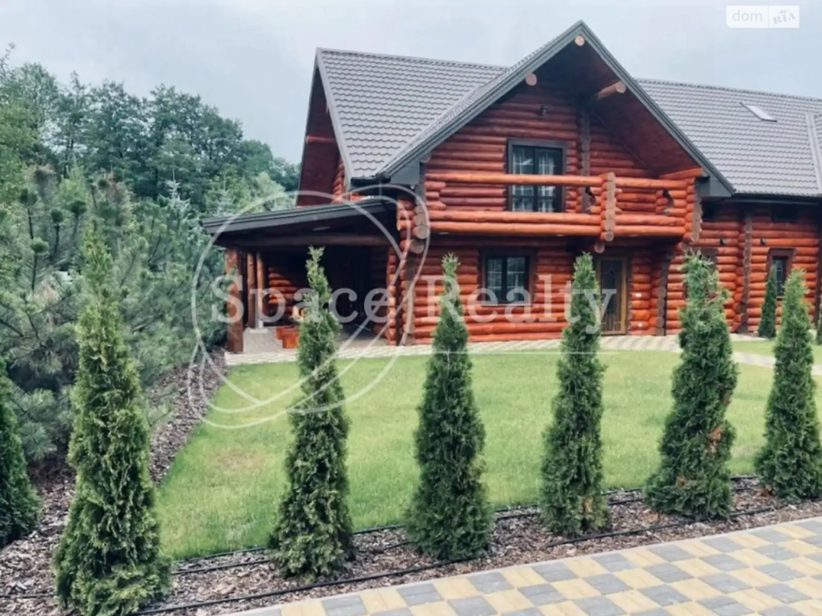 Сдается в аренду дом на 2 этажа 260 кв. м с балконом, цена: 2000 $ - фото 1