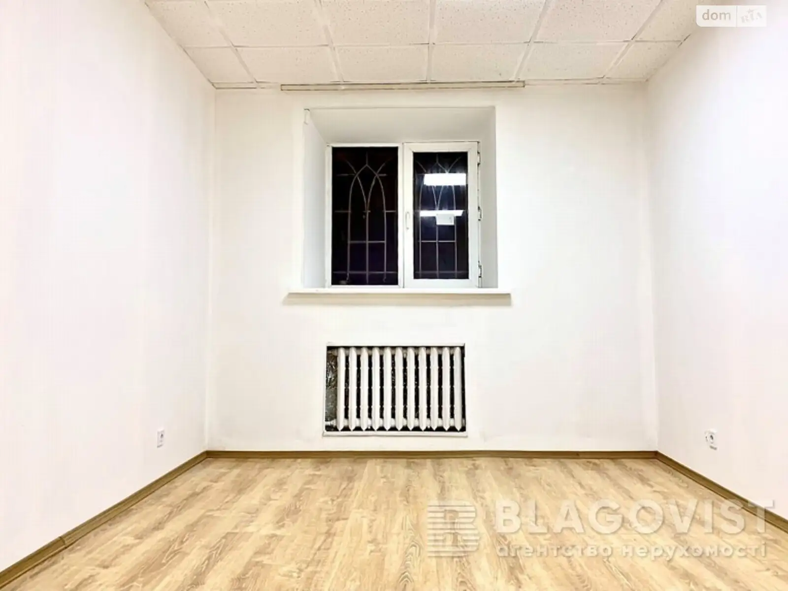 Продається офіс 145 кв. м в бізнес-центрі, цена: 145000 $