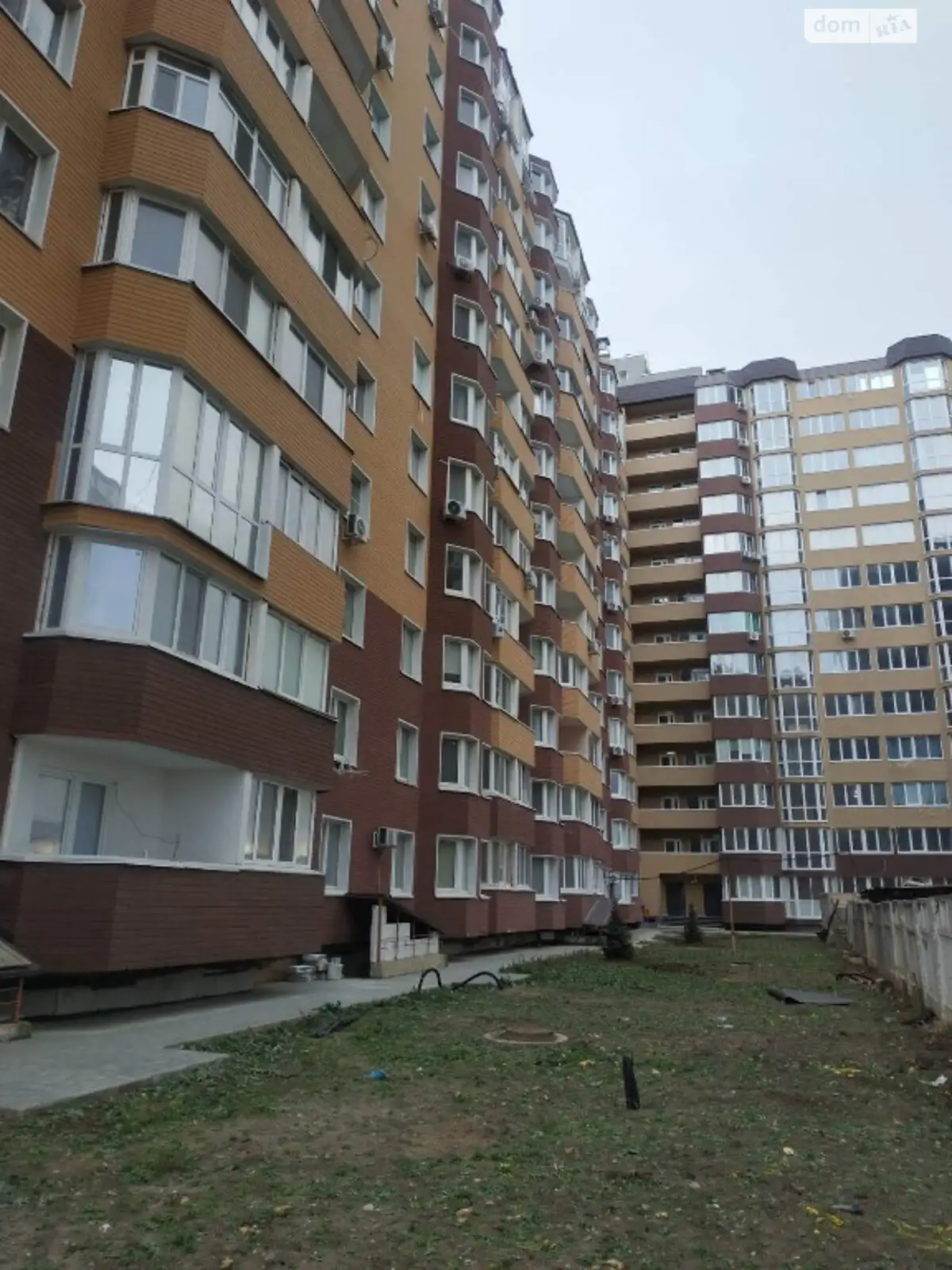 Продается 1-комнатная квартира 45 кв. м в Одессе, ул. Паустовского - фото 1