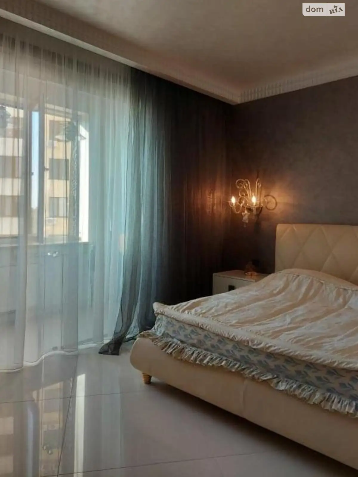 Продается 2-комнатная квартира 105 кв. м в Одессе, цена: 220000 $