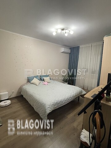 Продается 2-комнатная квартира 69 кв. м в Киеве, ул. Академика Каблукова