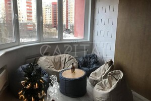 Продается 2-комнатная квартира 85 кв. м в Киеве, ул. Василия Симоненко