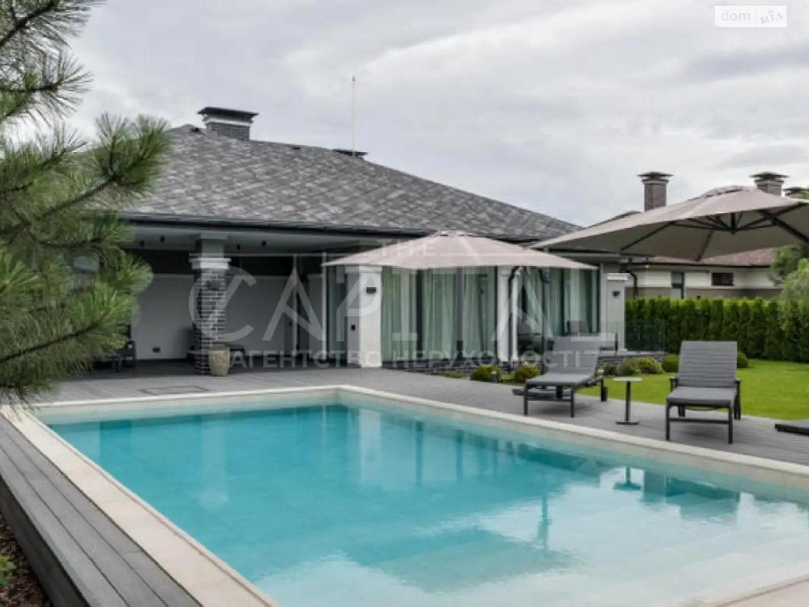 Продается одноэтажный дом 250 кв. м с бассейном, цена: 750000 $ - фото 1