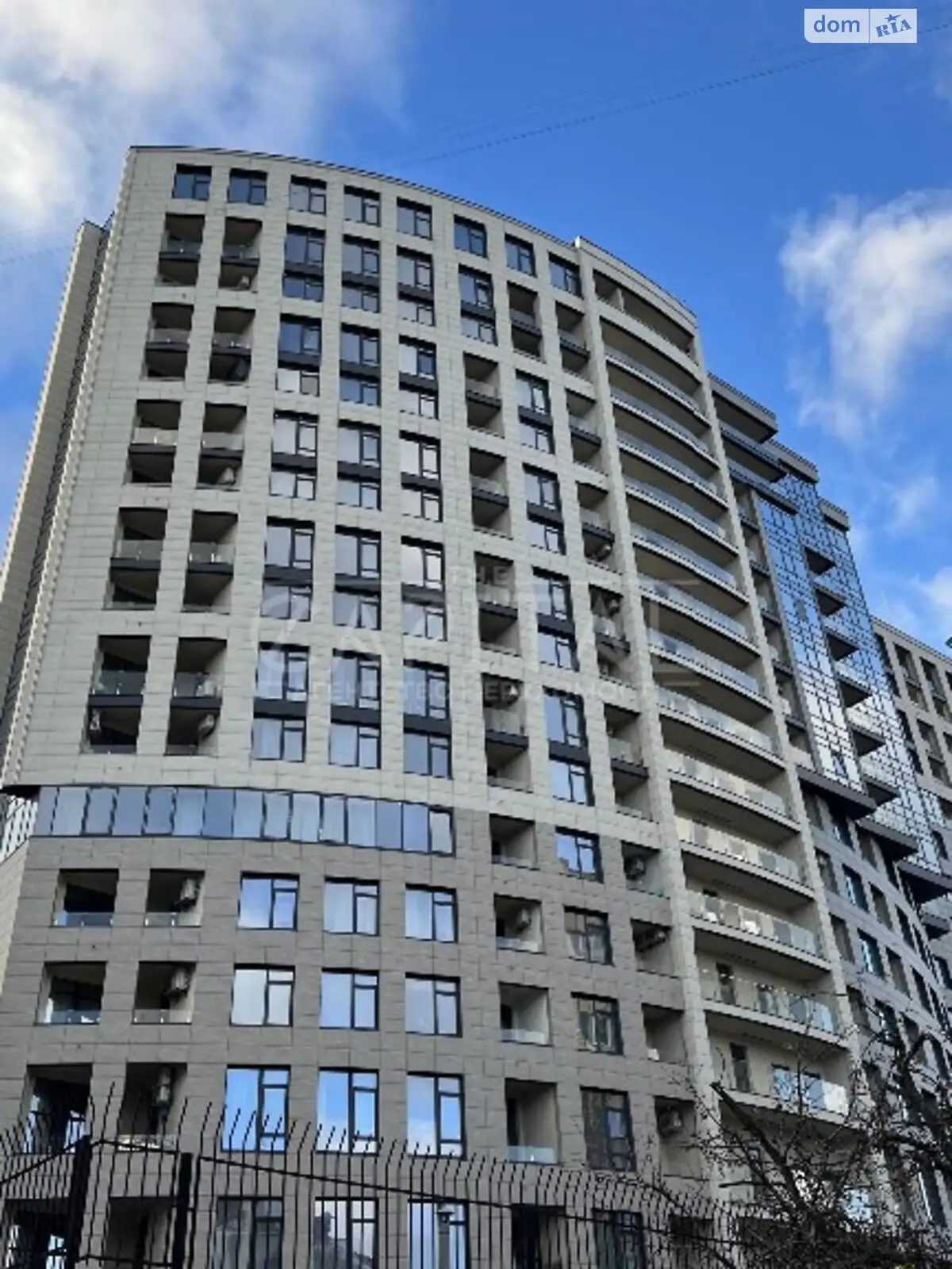 Продается 1-комнатная квартира 85 кв. м в Киеве, ул. Сечевых Стрельцов, 44А - фото 1