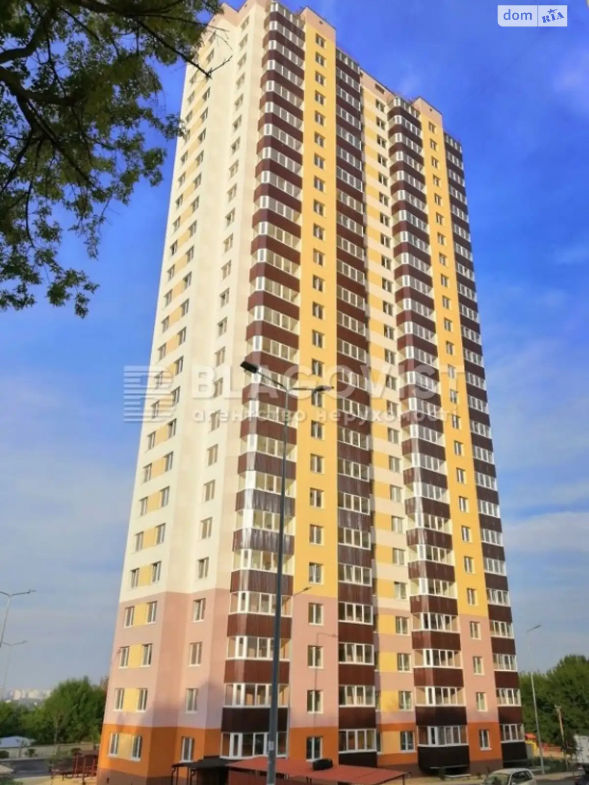 Продается 3-комнатная квартира 94 кв. м в Киеве, пер. Моторный, 11Б