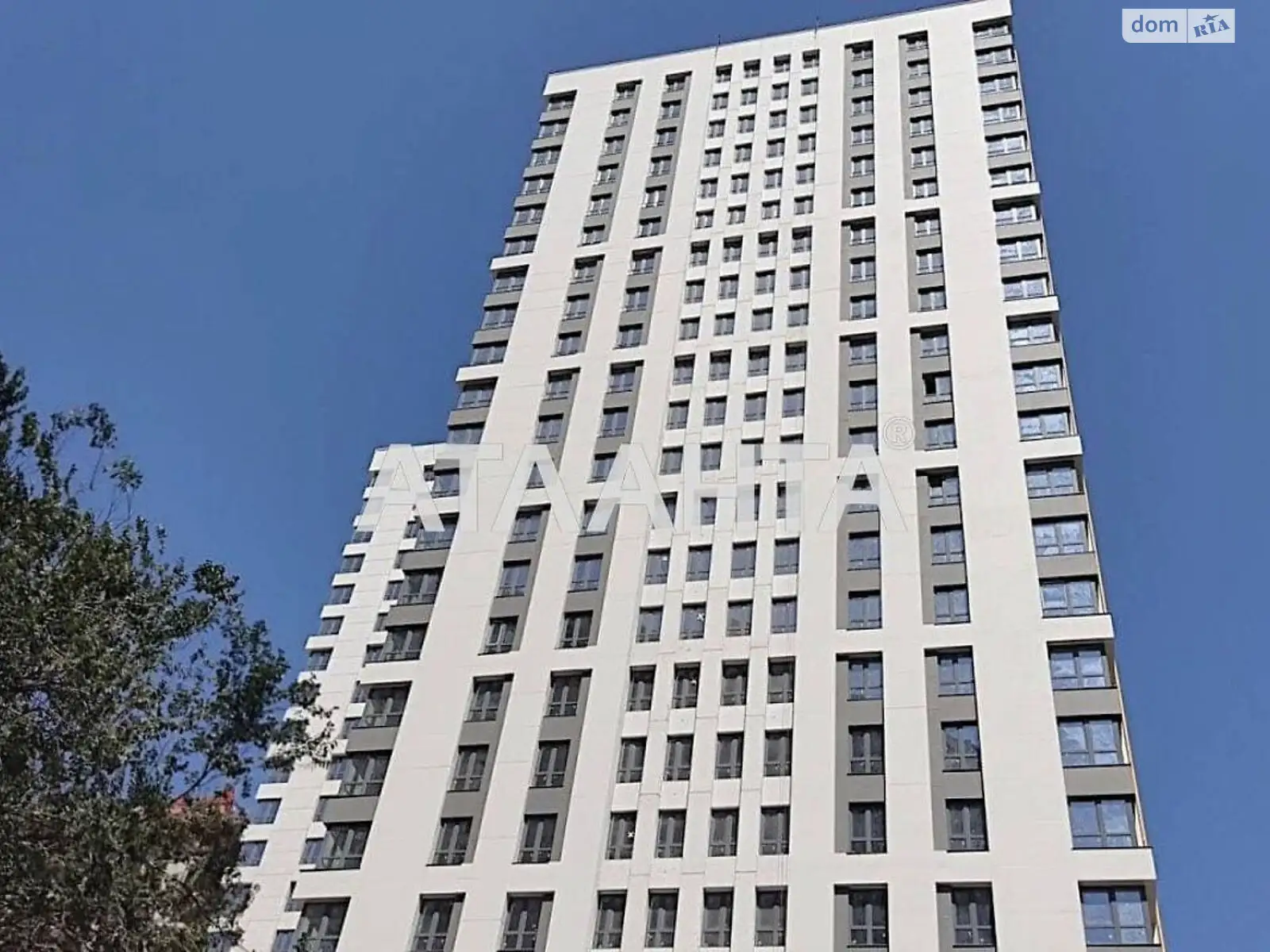 Продается 1-комнатная квартира 46 кв. м в Одессе, плато Гагаринское - фото 1