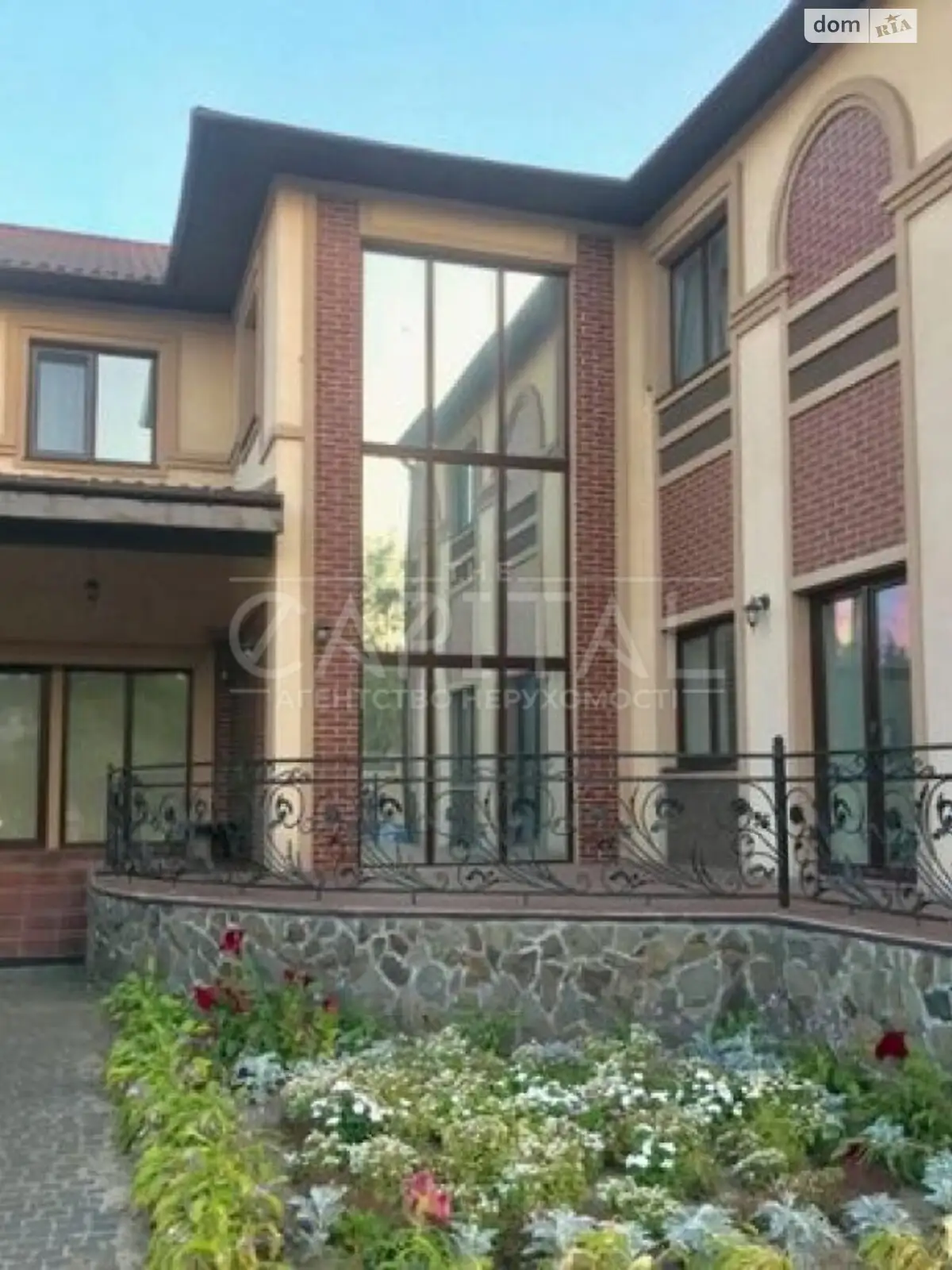 Продается одноэтажный дом 550 кв. м с балконом - фото 2