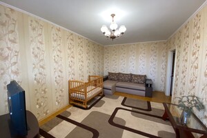 Продается 2-комнатная квартира 54 кв. м в Днепре, ул. Высоцкого