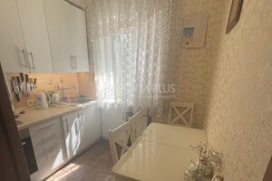 Продажа квартиры, Киев, р‑н. Виноградарь, Галицкая улица, дом 14а
