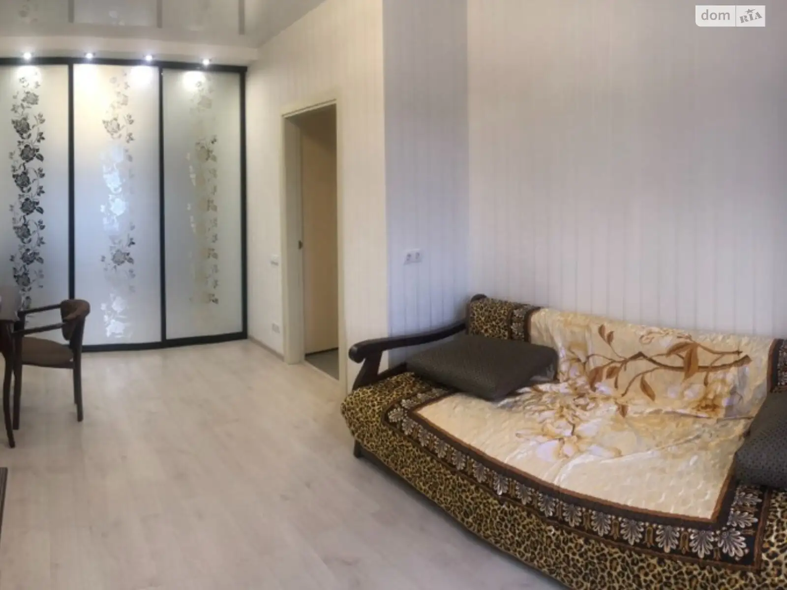 Продается 1-комнатная квартира 37 кв. м в Харькове, цена: 35000 $