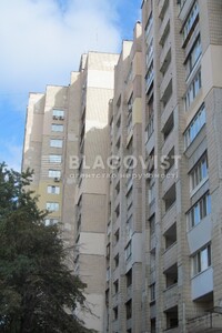 Продается 4-комнатная квартира 76 кв. м в Киеве, ул. Якира