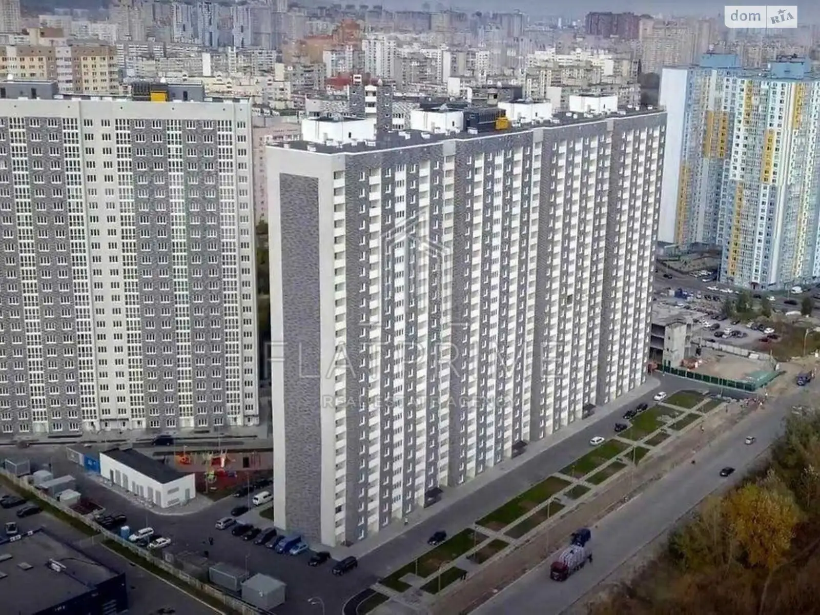 Продается 2-комнатная квартира 78 кв. м в Киеве, ул. Ревуцкого, 54 - фото 1