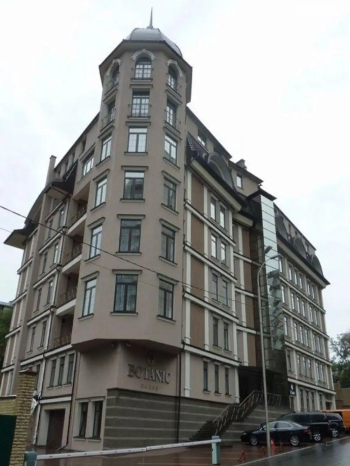Продается 3-комнатная квартира 151.8 кв. м в Киеве, ул. Болсуновская, 23