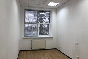 Здається в оренду офіс 18 кв. м в бізнес-центрі, цена: 10500 грн