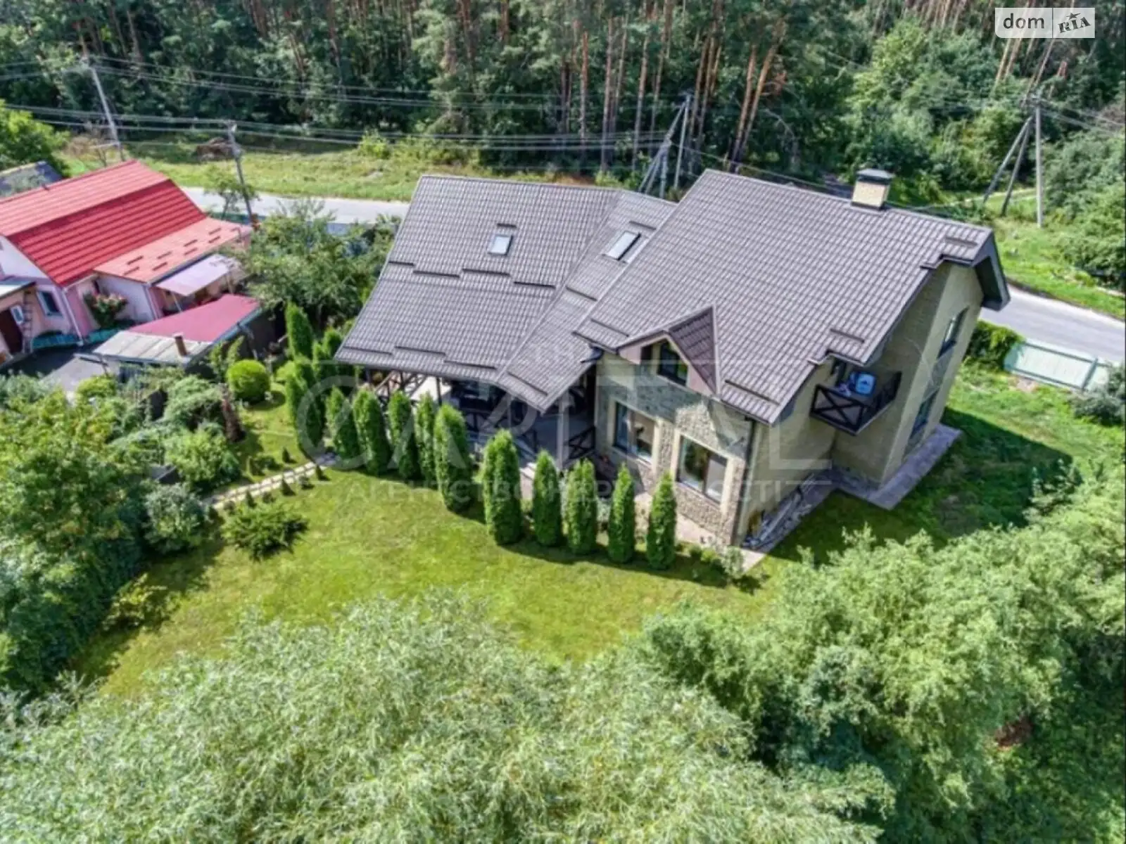 Продается дом на 2 этажа 329 кв. м с камином, цена: 265000 $ - фото 1