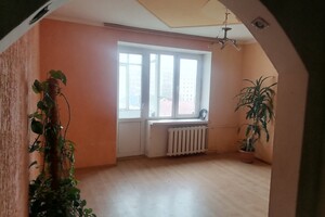 Продається 1-кімнатна квартира 35 кв. м у Чернівцях, вул. Ентузіастів