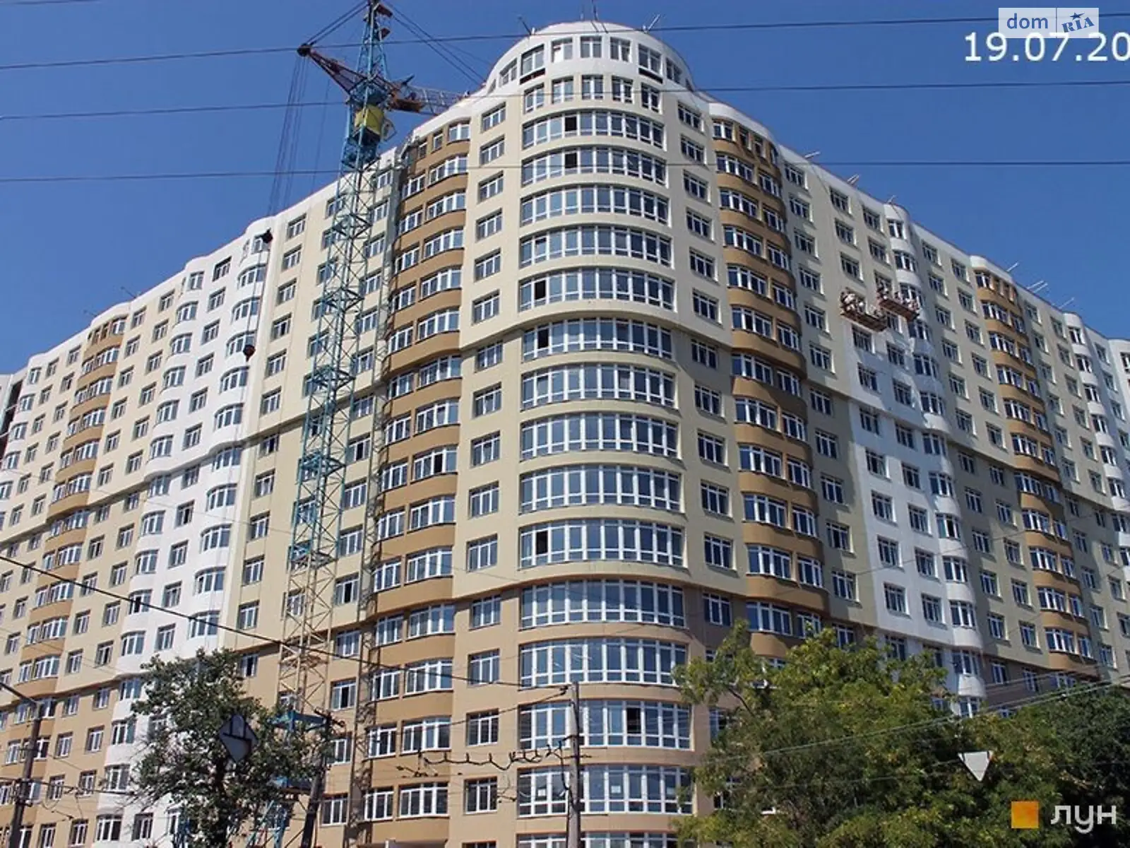 Продається 2-кімнатна квартира 76 кв. м у Одесі, вул. Якова Бреуса