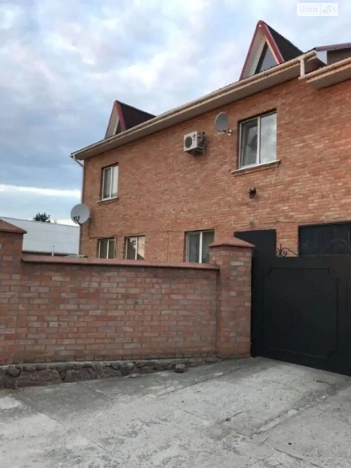 Продается дом на 2 этажа 240 кв. м с мебелью, цена: 148000 $ - фото 1