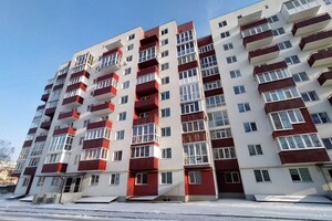 Продается 2-комнатная квартира 59 кв. м в Чернигове, ул. Курсанта Еськова