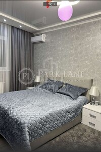 Продается 5-комнатная квартира 125 кв. м в Киеве, ул. Семьи Кульженков