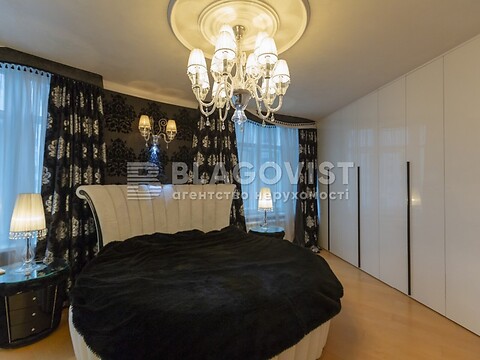 Продается 4-комнатная квартира 170 кв. м в Киеве, ул. Антоновича