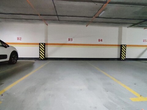 Здається в оренду підземний паркінг під легкове авто на 15 кв. м, цена: 3000 грн