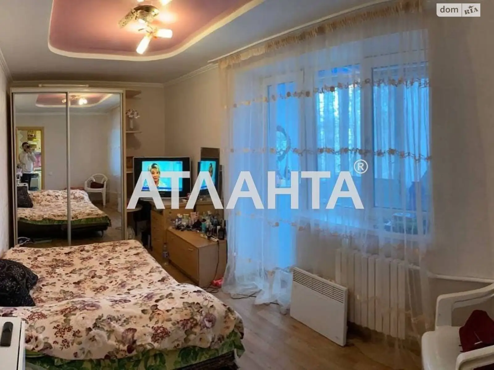Продається 2-кімнатна квартира 43 кв. м у Одесі, вул. Героїв Крут