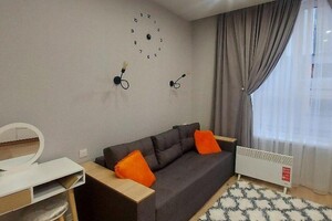 Продается 1-комнатная квартира 22 кв. м в Киеве, ул. Вишневая