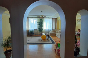 Продается 1-комнатная квартира 140 кв. м в Тернополе, ул. Курбаса Леся