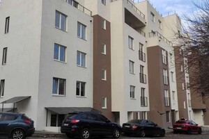 Продается 1-комнатная квартира 38 кв. м в Киеве, ул. Майкопская