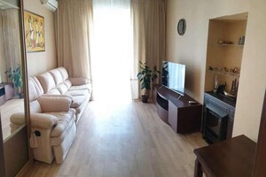 Продается 2-комнатная квартира 55 кв. м в Харькове, ул. Университетская
