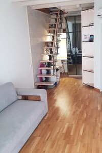 Продается 2-комнатная квартира 91 кв. м в Ирпене, ул. Покровская