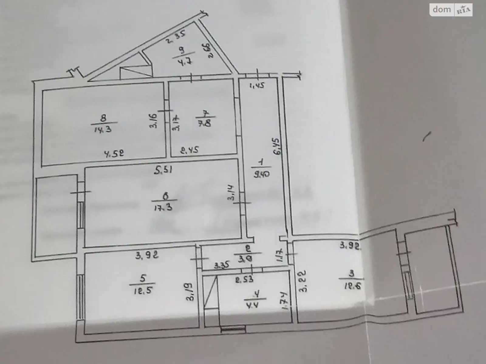 Продается 3-комнатная квартира 97 кв. м в Василькове, ул. Первого Мая, 12/1