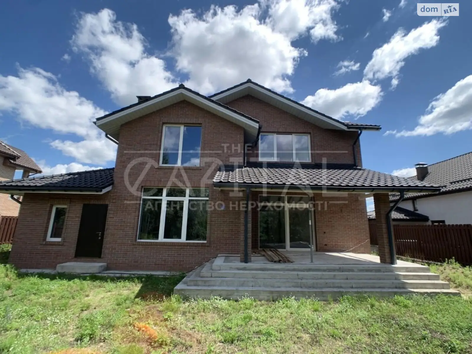 Продається будинок 2 поверховий 330 кв. м з каміном, цена: 330000 $ - фото 1