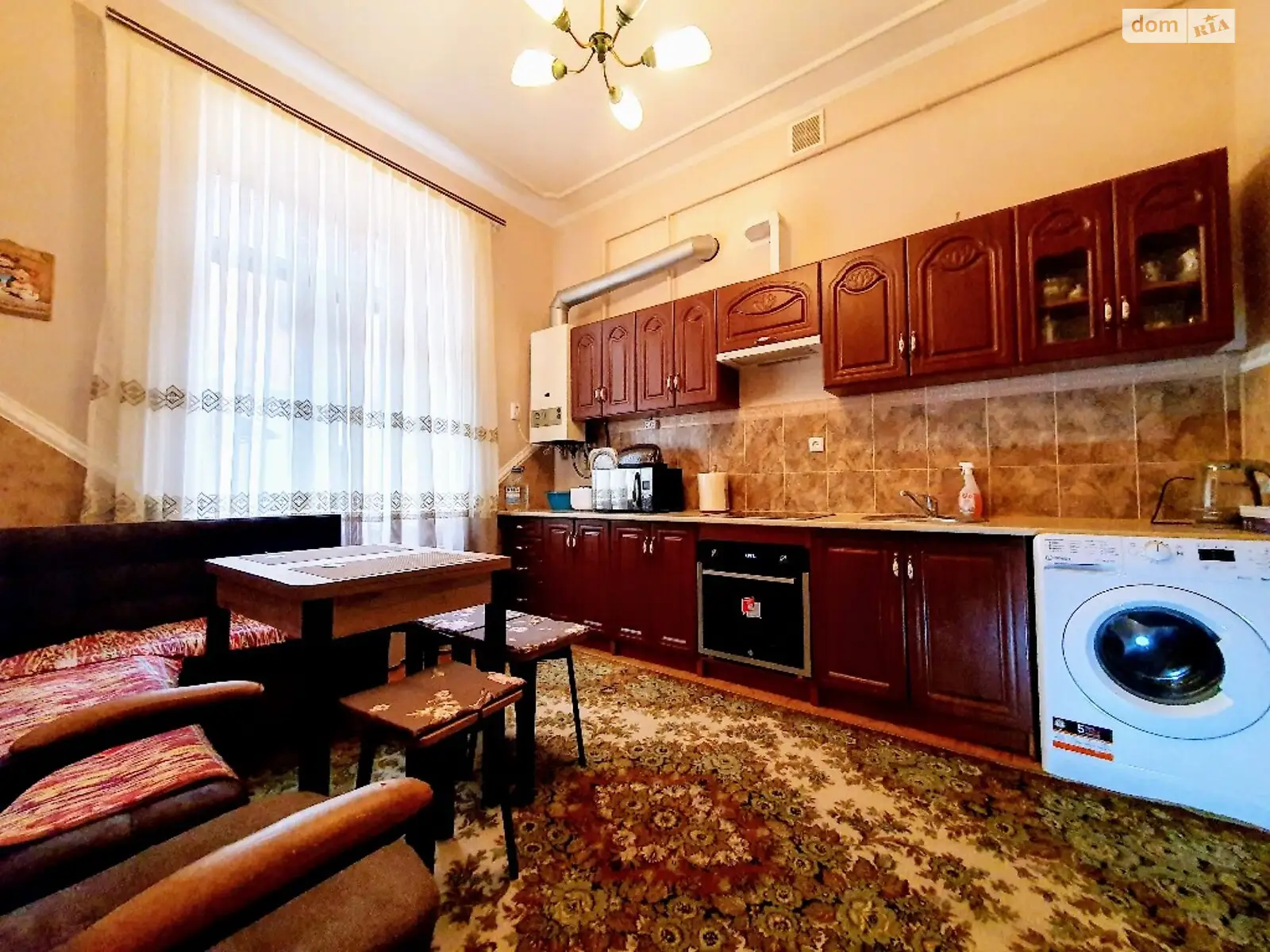 Сдается в аренду 2-комнатная квартира 75 кв. м в Черновцах, цена: 350 $ - фото 1
